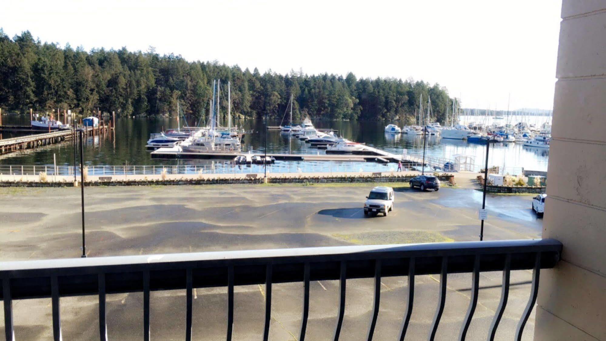 נאנאימו The Waterfront Suites And Marina מראה חיצוני תמונה